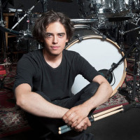 Новый эндорсер Samson. Барабанщик Elijah Wood.